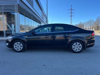 Ford Mondeo Long 2.0 R4 107kW