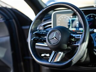Mercedes-Benz E 220 AMG Night Pakett 2.0 145кВ
