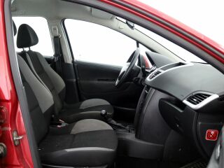 Peugeot 207 Elegance 1.4 70кВ