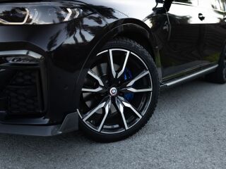 BMW X7 M-Sportpakett Individual B&W Shadowline 3.0 195kW
