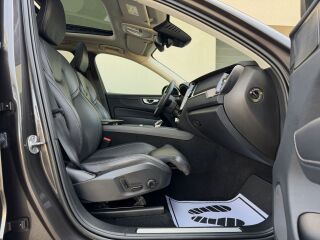 Volvo XC60 AWD Luxury Inscription FaceLift MY23 2.0 T6 Twin-Engine PLUG-IN-HYBRID LONG RANGE 293kW