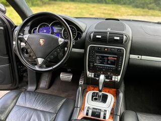 Porsche Cayenne Turbo 4.5 331kW
