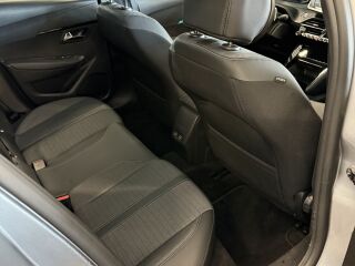 Peugeot 208 Allure PureTech AT8 1.2 74kW