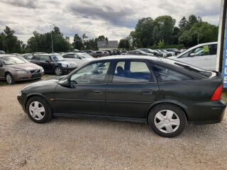 Opel Vectra 1.8 92кВ