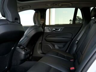 Volvo V60 Cross Country AWD LUXURY+ B&W ULTIMATE BRIGHT  2.0 B5 Kers mild Hybrid 184kW
