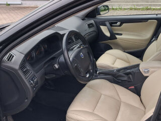 Volvo V70 D5