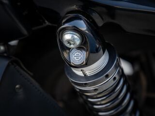 Harley-Davidson IRON 883 V-Twin 38kW