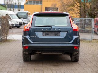 Volvo XC60 D4 Momentum AWD 2.4 120kW