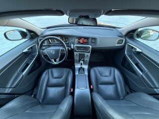 Volvo V60 Momentum Facelift EU6 2.0 R4 D4 TDI 140kW