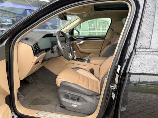Volkswagen Touareg Elegance 4Motion 3.0 V6 TDI 210кВ
