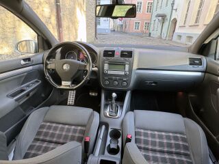 Volkswagen Golf GTI 2.0 147kW