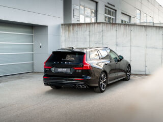 Volvo V60 D4 AWD R-Design 2.0 140kW