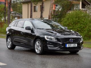 Volvo V60 SUMMUM AWD TWIN ENGINE PLUG IN HYBRID FACELIFT 2.4 D6 158kW