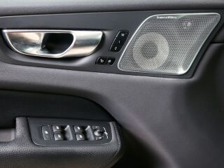 Volvo XC60 AWD INSCRIPTION INTELLI SAFE PRO MY22 2.0 T6 Recharge Plug-In-Hybrid 251kW