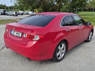 Honda Accord Limited Edition 2.4 R4 148kW