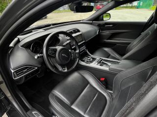 Jaguar XE 30t AWD R-Sport 2.0 221kW