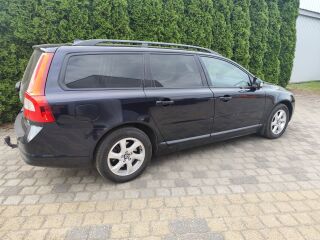 Volvo V70 MOMENTUM 2.4 R5 D5 136kW