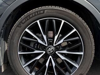 Toyota C-HR Luxury Plus 1.8 72кВ