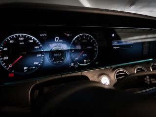 Mercedes-Benz E 300 E300e AMG 2.0 155kW