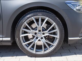 Volkswagen Passat R-Line Variant 4Motion 2.0 BIT TDI 176кВ