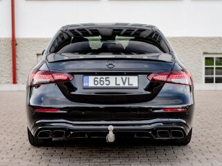 Mercedes-Benz E 220 AMG Line Black Edition 2.0 143кВ