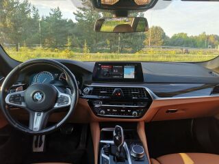 BMW 530 xDrive M Sportpakett 3.0 195kW 3.0 195кВ