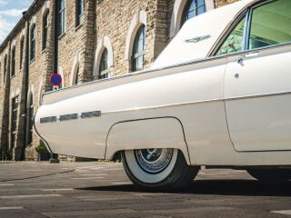 Ford Thunderbird 6.4 V8 221kW