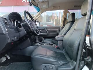 Mitsubishi Pajero Instyle Navi 4WD 3.2 DI-D 147kW