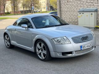 Audi TT QUATTRO 1.8 R4 132кВ