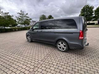 Mercedes-Benz V 220