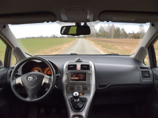 Toyota Auris 2.2 D 130кВ