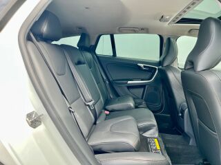 Volvo V60 Cross Country AWD Summum Polar+ 2.4 D4 140kW