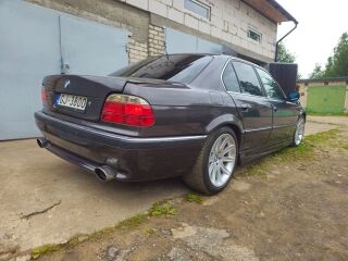 BMW 740 4.0 210kW
