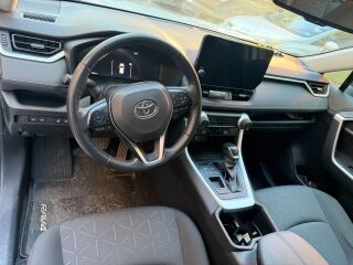 Toyota RAV4 2.5 131кВ