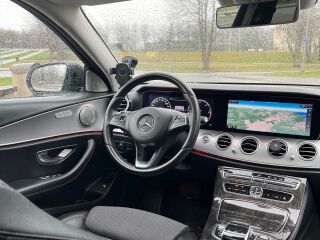 Mercedes-Benz E 220 2.0 143kW