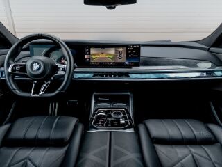 BMW 740 d xDrive M-Sportpakett 3.0 R6 210кВ