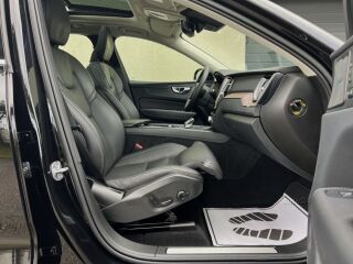 Volvo XC60 Inscription Luxury AWD MY23 2.0 B5 KERS MILD Kerghübriid 183kW