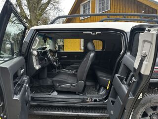 Toyota FJ Cruiser 4.0 178kW