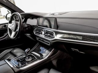 BMW X7 M50 Individual 4.4 V8 390кВ
