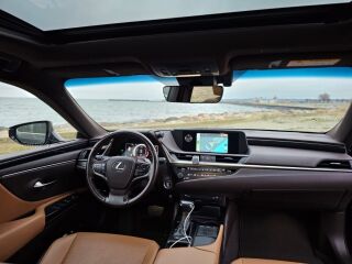 Lexus ES 300h 2.5 131kW
