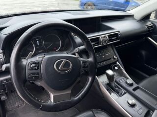 Lexus IS 300 2.0 180кВ
