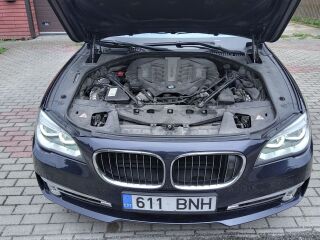 BMW 750 Individual xDrive long 4.4 330kW