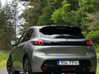 Peugeot 208 1.2 74kW