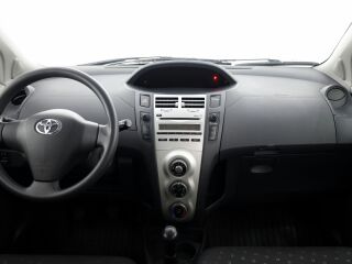 Toyota Yaris Linea Sol A-C 1.3 64kW