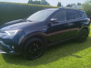 Toyota RAV4 Luxury Plus 2.5 114кВ