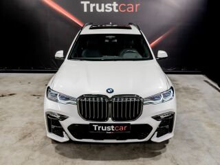 BMW X7 Individual-Sky lounge-M Paket 3.0 250kW