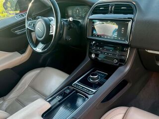 Jaguar F-Pace 3.0 221кВ