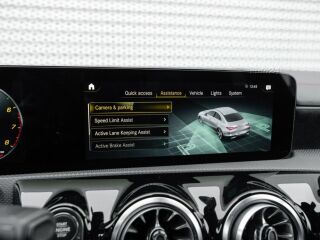 Mercedes-Benz CLA 180 180 AMG line 1.3 100kW