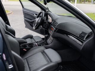 BMW 325 2.5 141kW
