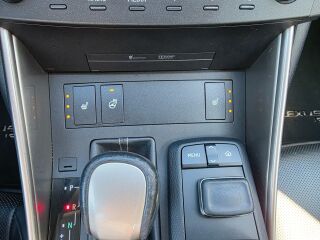 Lexus IS 300h 2.5 133кВ